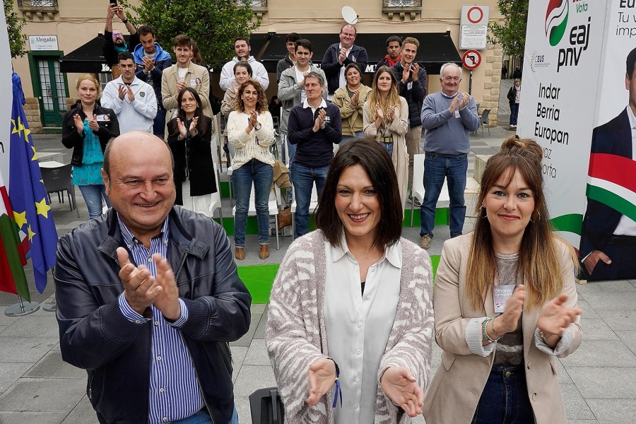 Ortuzar recuerda a Feijóo que EAJ-PNV cuadruplica al PP en Euskadi: “Van de la mano de Vox en España y le hacen guiños a la ultraderecha en Europa: no han aprendido”