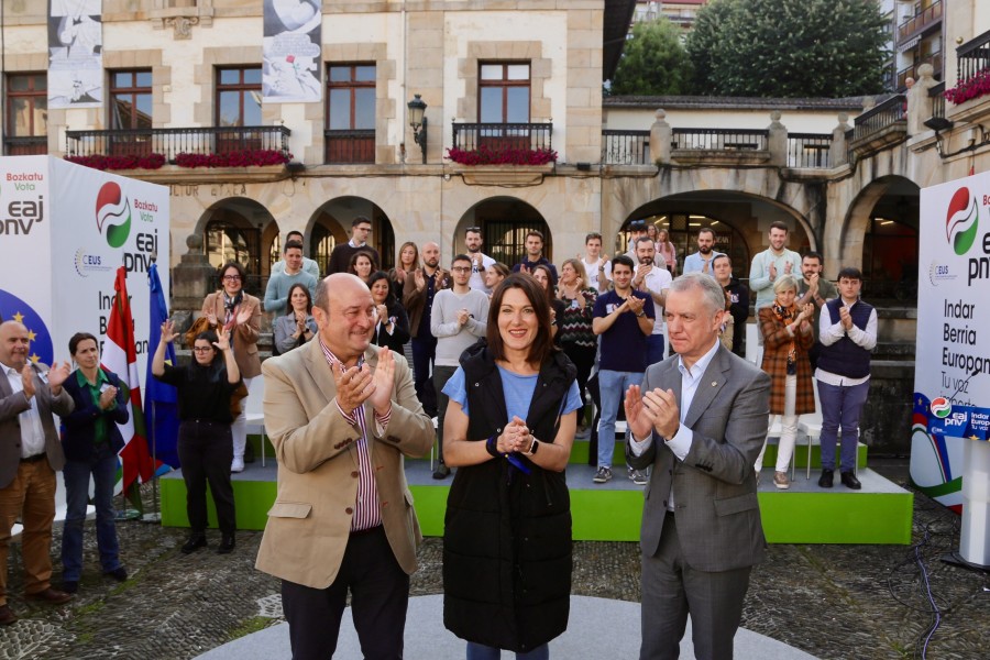 EAJ-PNV recuerda en Gernika que lleva 80 años trabajando por una Europa “en paz” en cuyo seno accederá Euskadi a su libertad