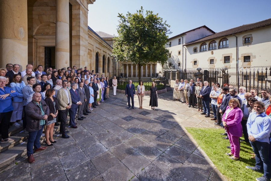 EAJ-PNV reafirma solemnemente y bajo el Árbol de Gernika su compromiso con la Democracia, la Paz y los Derechos Humanos